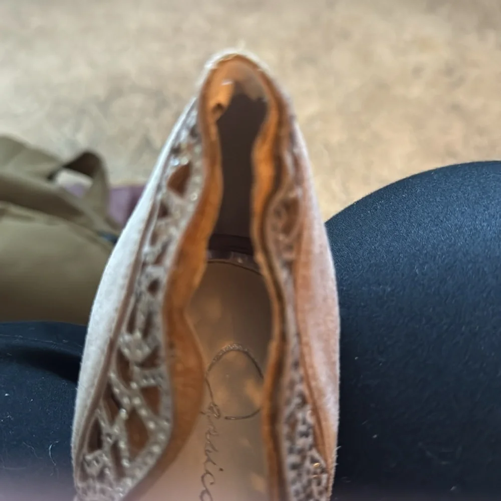 Jessica Simpson‎ Teriann tan suede slip on heels pump embellished cut out trim 7